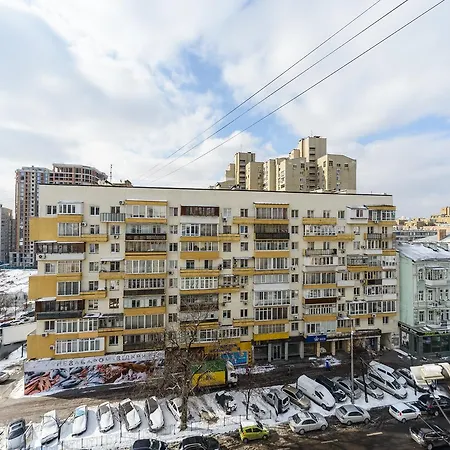 по улице большая васильковская, 101 Apartment