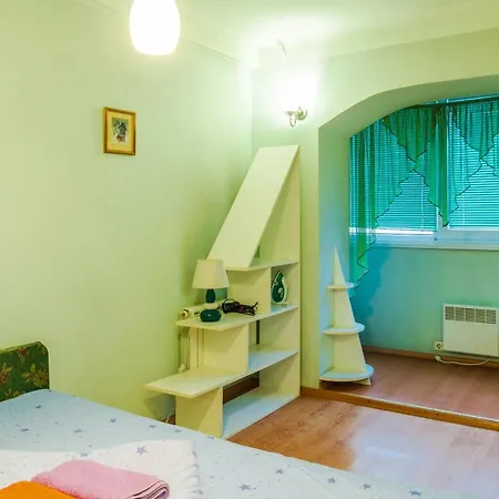 по улице большая васильковская, 101 Apartment *
